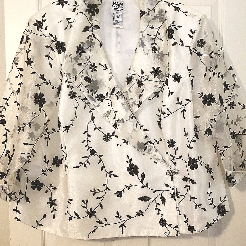 Beautiful ivory floral blouse